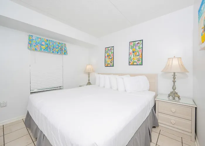 Apartment Island Winds East 305 *