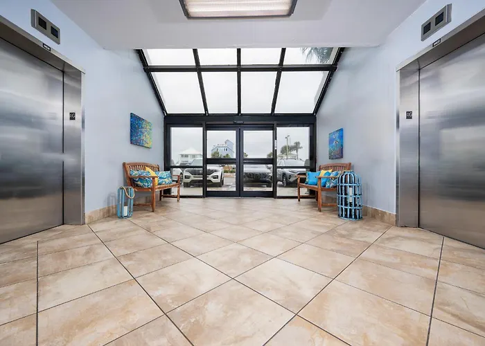 Island Winds East 305 Apartment